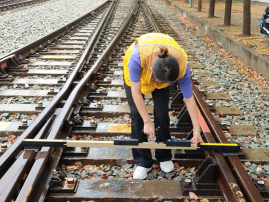 數顯軌距尺.png