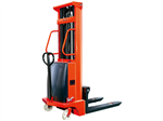 國(guó)產(chǎn)半電動(dòng)堆高車的簡(jiǎn)介,半自動(dòng)堆高機(jī)的行情